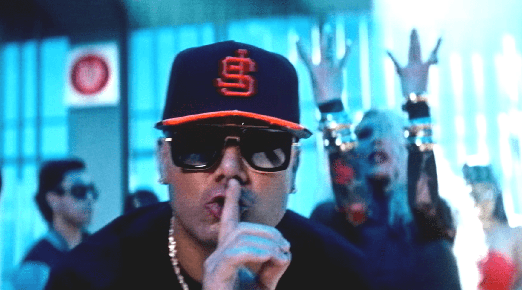 Wisin, Ivy Queen - Get Down Low