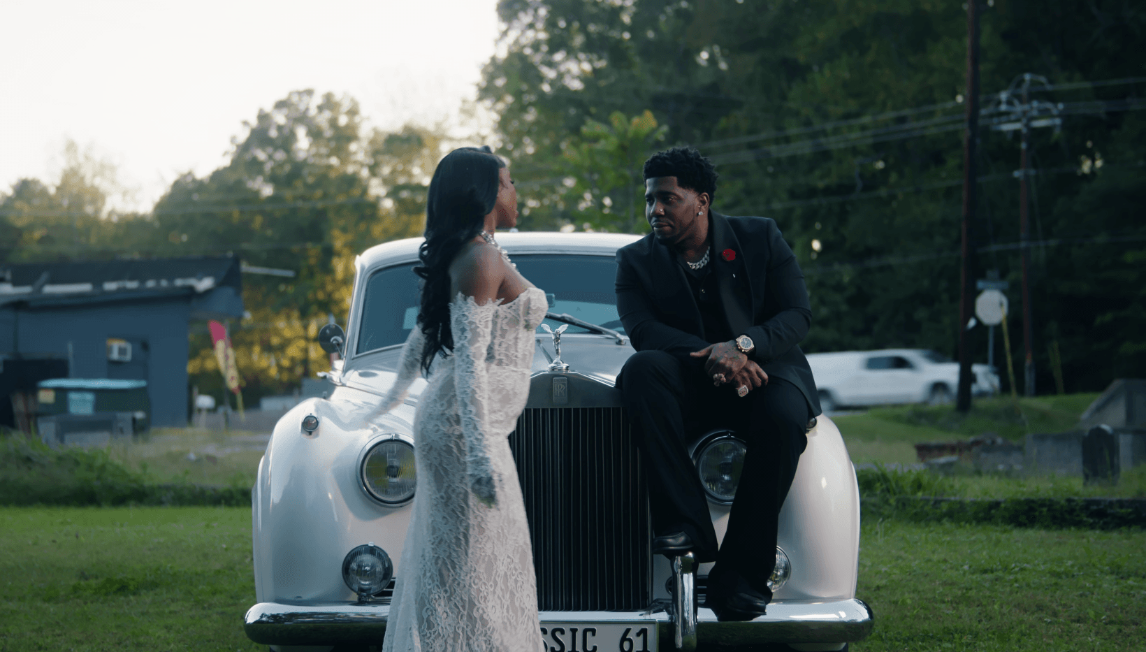 YFN Lucci - custom MADE. (feat. Tink)