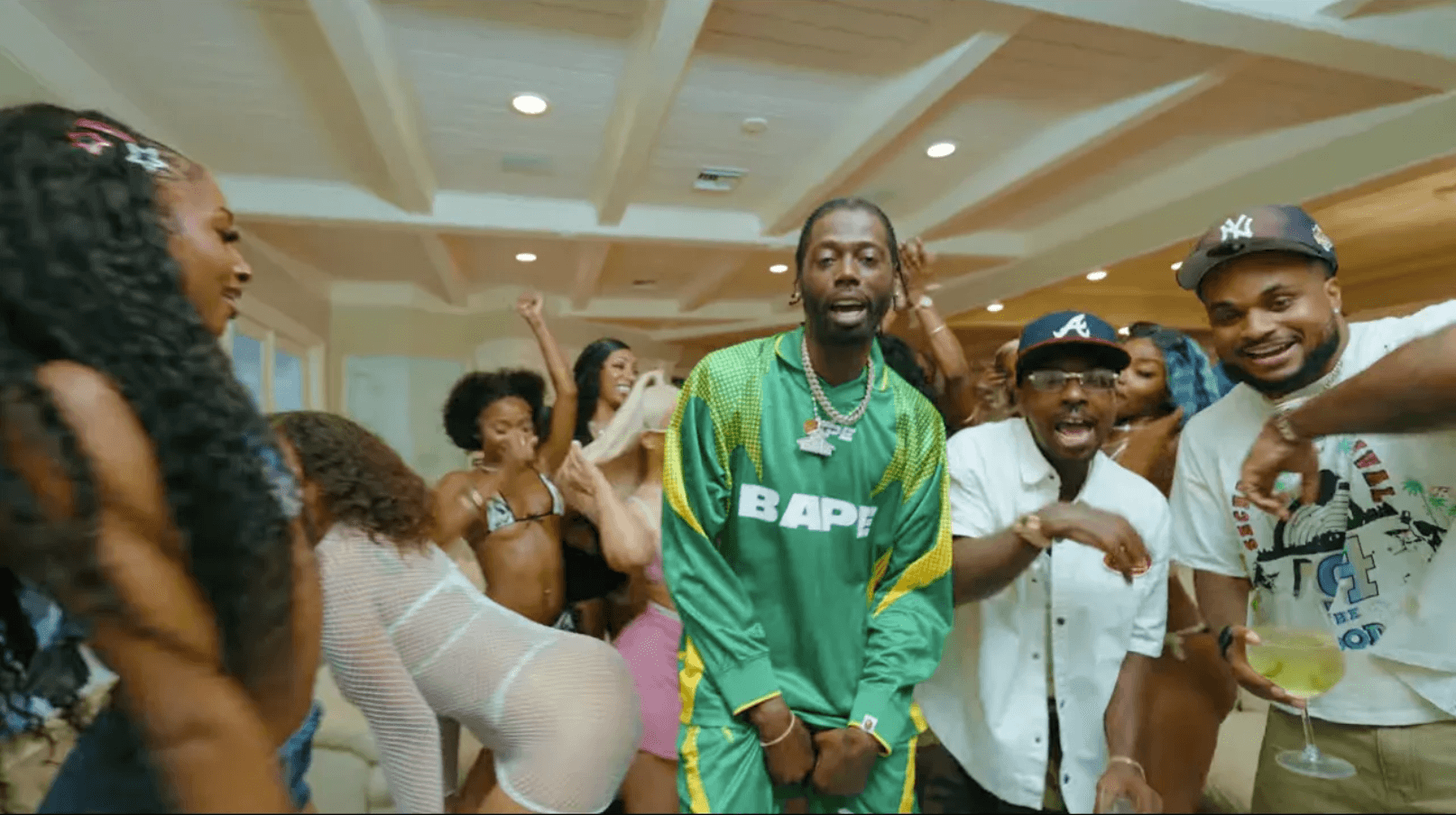 Travis Porter & DJ Spinz - O D D (feat. Breskii & Rubi Rose)