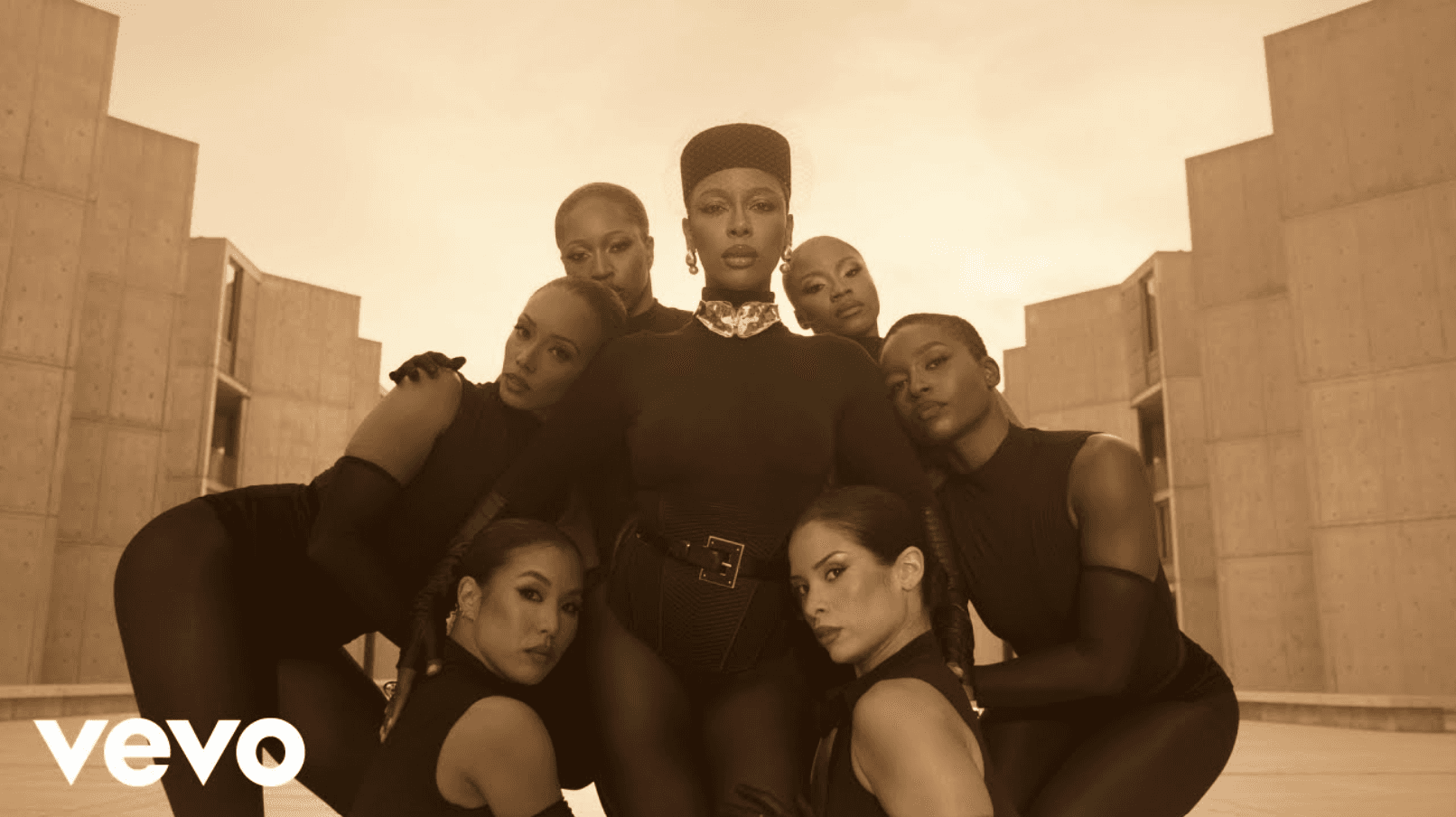 Victoria Monét - Reach Out